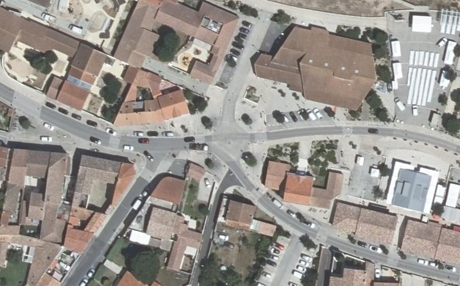 Vue aérienne du Rond-point anonyme n°758528720