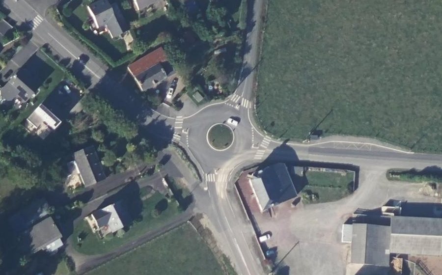 Vue aérienne du Rond-point anonyme n°758555129