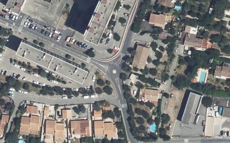 Vue aérienne du Rond-point anonyme n°758709330
