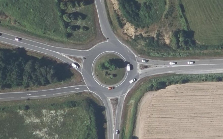 Vue aérienne du Rond-point anonyme n°75887731