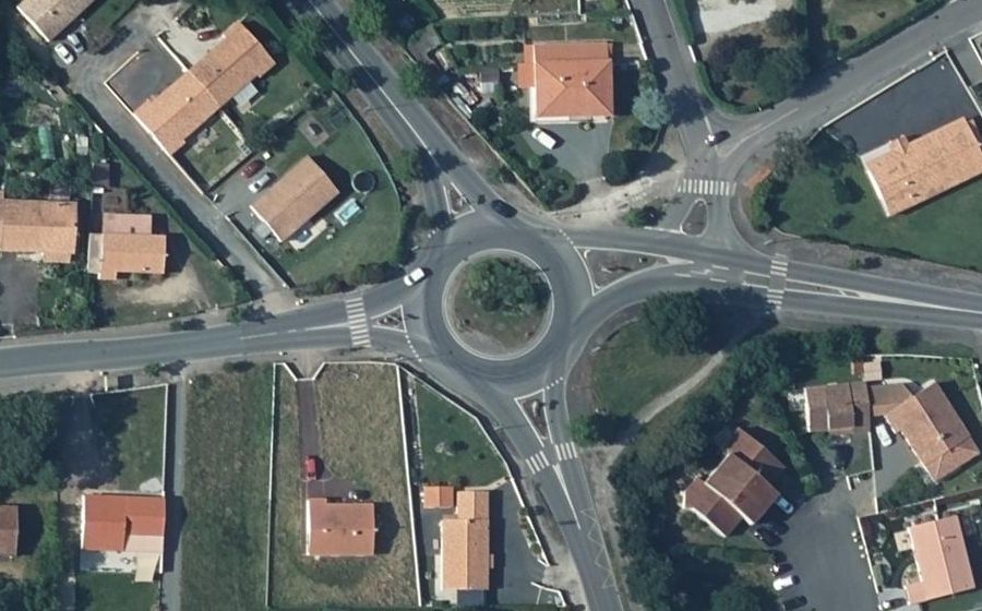 Vue aérienne du Rond-point anonyme n°76016694