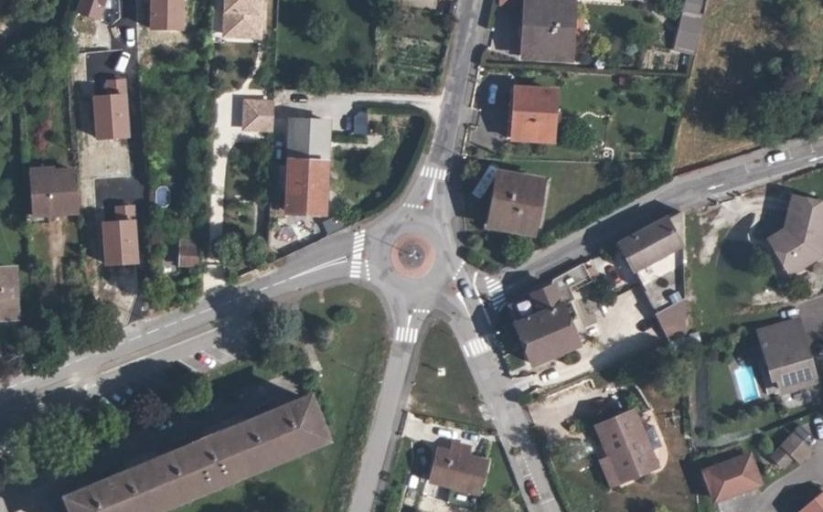 Vue aérienne du Rond-point anonyme n°760203311