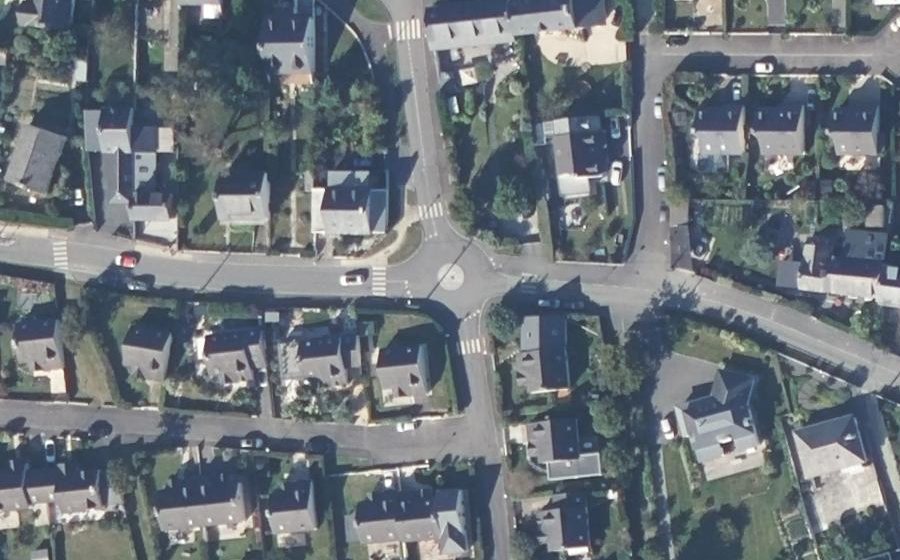 Vue aérienne du Rond-point anonyme n°760841356
