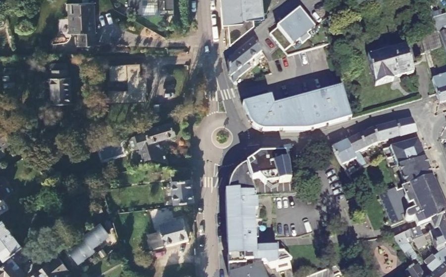 Vue aérienne du Rond-point anonyme n°760890440
