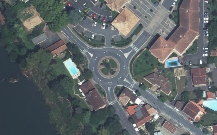 Vue aérienne du Rond-point anonyme n°76090281