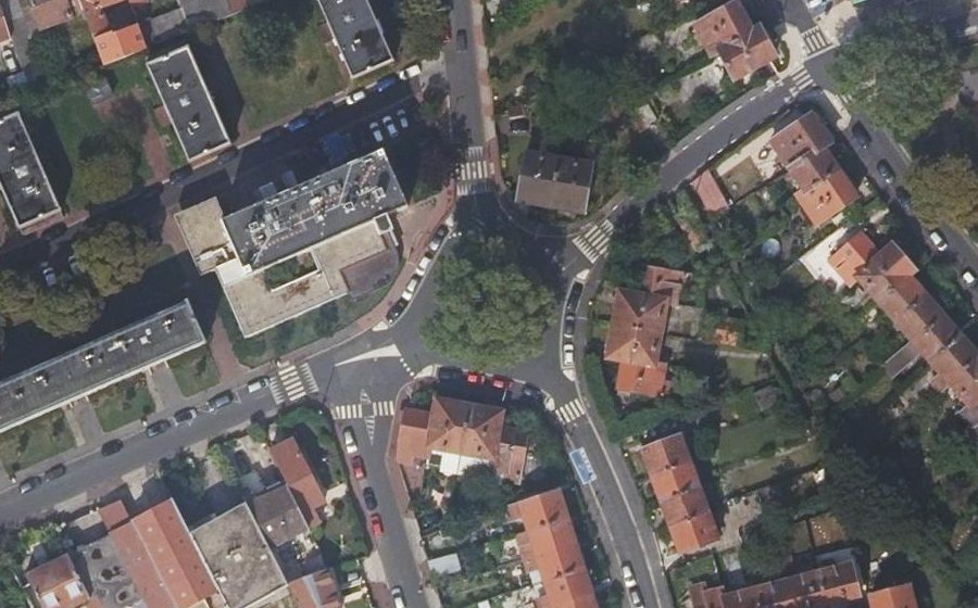 Vue aérienne du Rond-point anonyme n°76120358