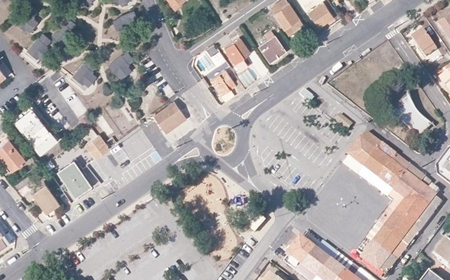 Vue aérienne du Rond-point anonyme n°76168008