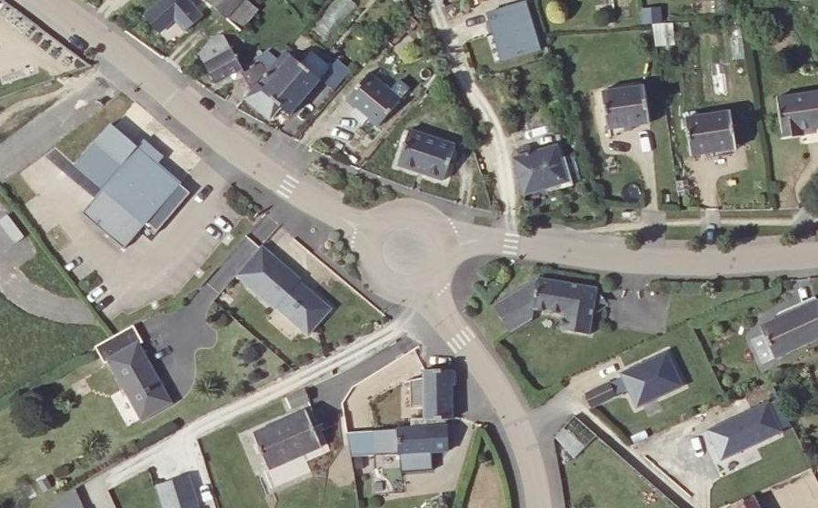 Vue aérienne du Rond-point anonyme n°761788608