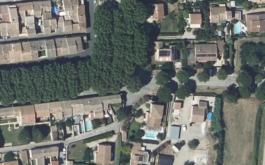 Vue aérienne du Rond-point anonyme n°761806235