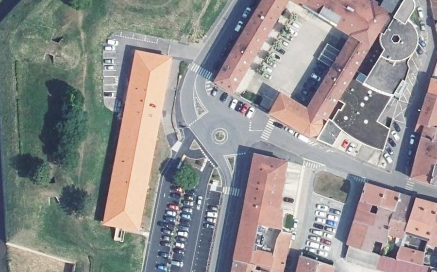 Vue aérienne du Rond-point anonyme n°761849965