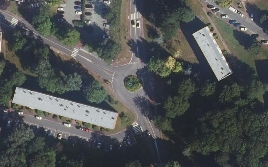 Vue aérienne du Rond-point anonyme n°761939846