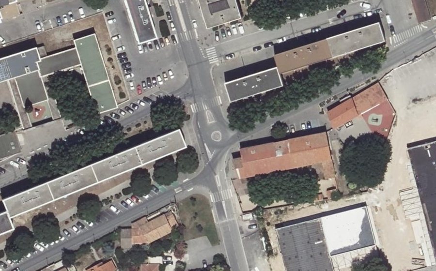 Vue aérienne du Rond-point anonyme n°762650495