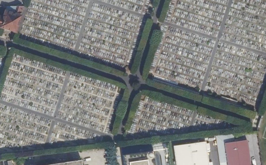 Vue aérienne du Rond-point anonyme n°762820421