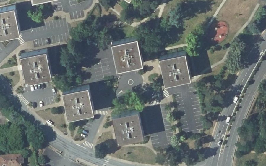 Vue aérienne du Rond-point anonyme n°763356278