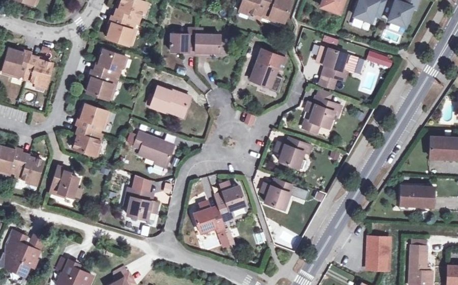 Vue aérienne du Rond-point anonyme n°76355568