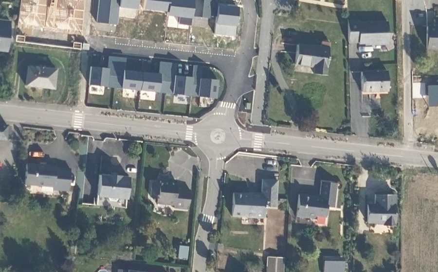 Vue aérienne du Rond-point anonyme n°764106979