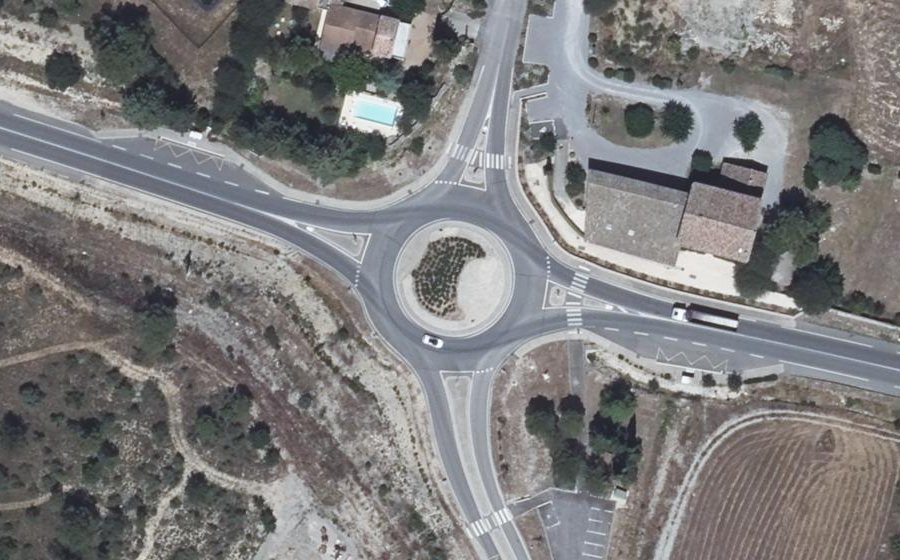 Vue aérienne du Rond-point anonyme n°764205034