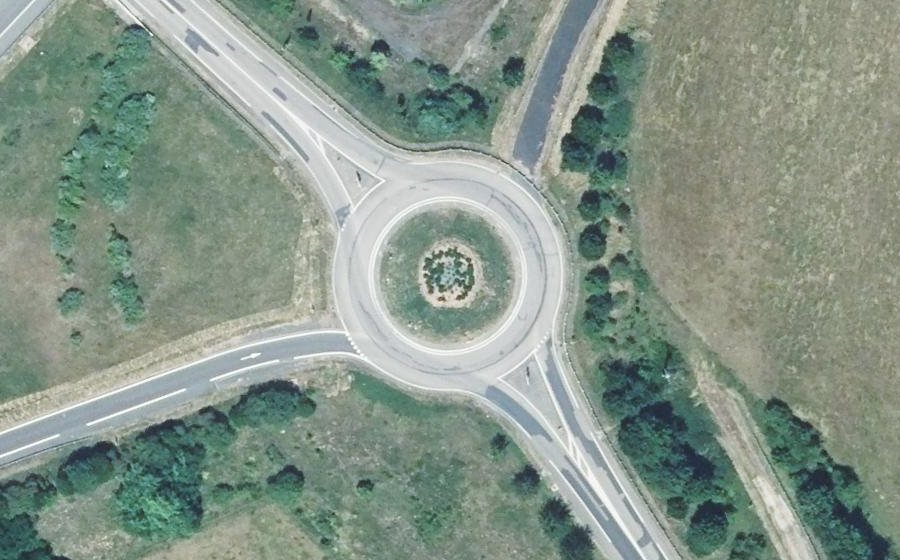 Vue aérienne du Rond-point anonyme n°764427133