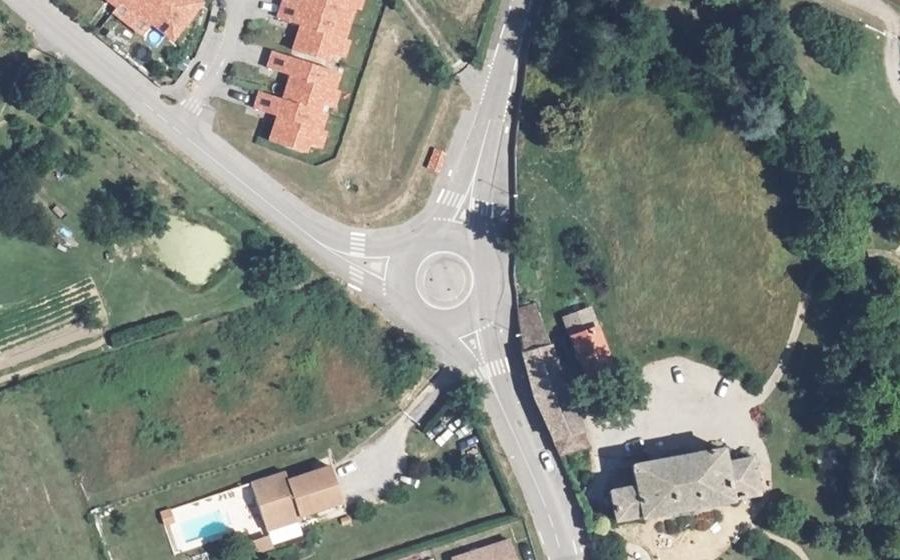 Vue aérienne du Rond-point anonyme n°764434500