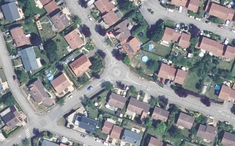 Vue aérienne du Rond-point anonyme n°764592893