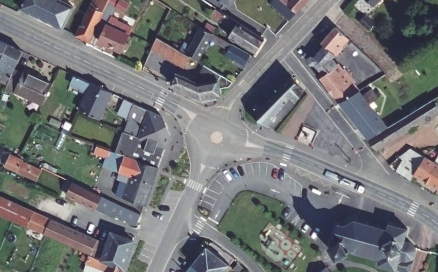 Vue aérienne du Rond-point anonyme n°764637082