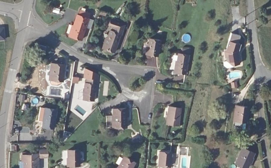 Vue aérienne du Rond-point anonyme n°76465215