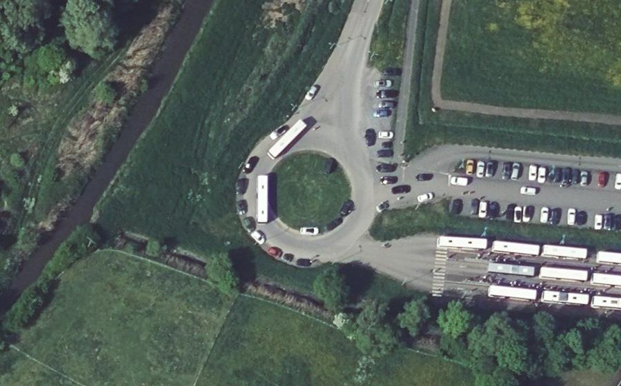 Vue aérienne du Rond-point anonyme n°76478484