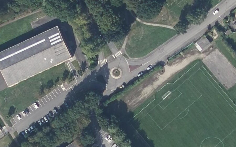 Vue aérienne du Rond-point anonyme n°765720847