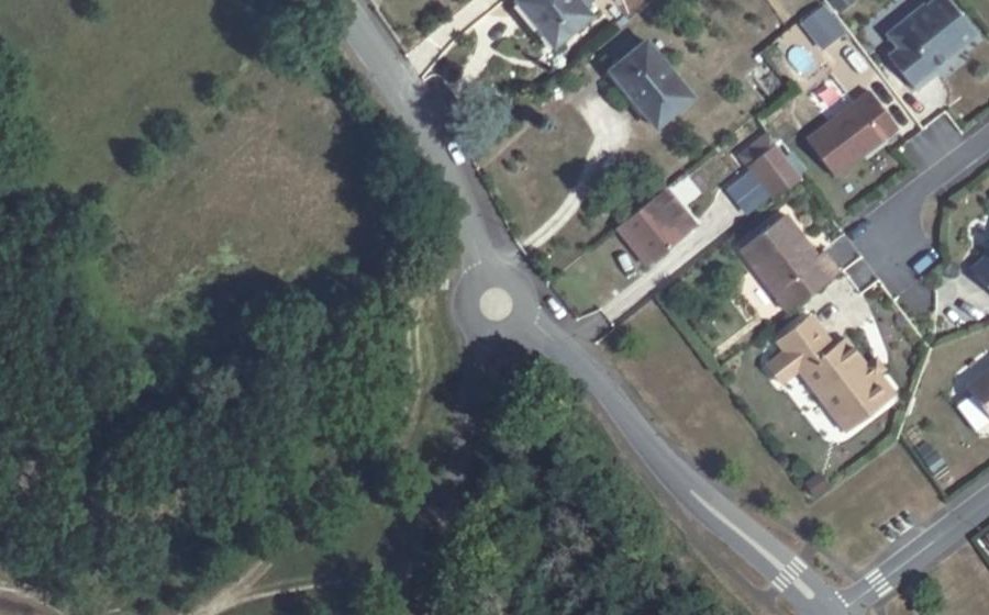 Vue aérienne du Rond-point anonyme n°765981886
