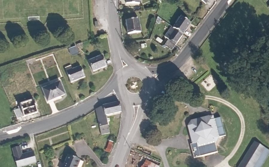 Vue aérienne du Rond-point anonyme n°76615706
