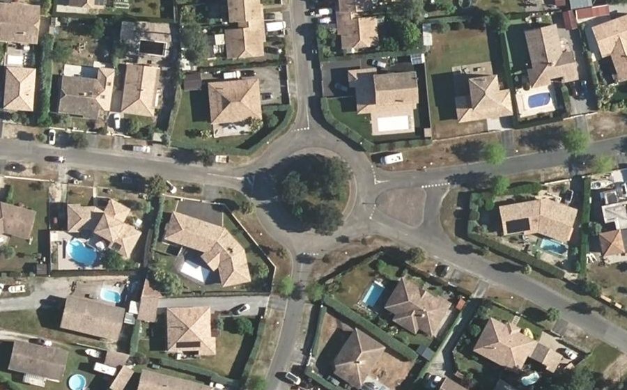 Vue aérienne du Rond-point anonyme n°766311319