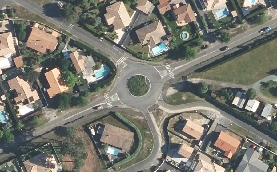 Vue aérienne du Rond-point anonyme n°766311321