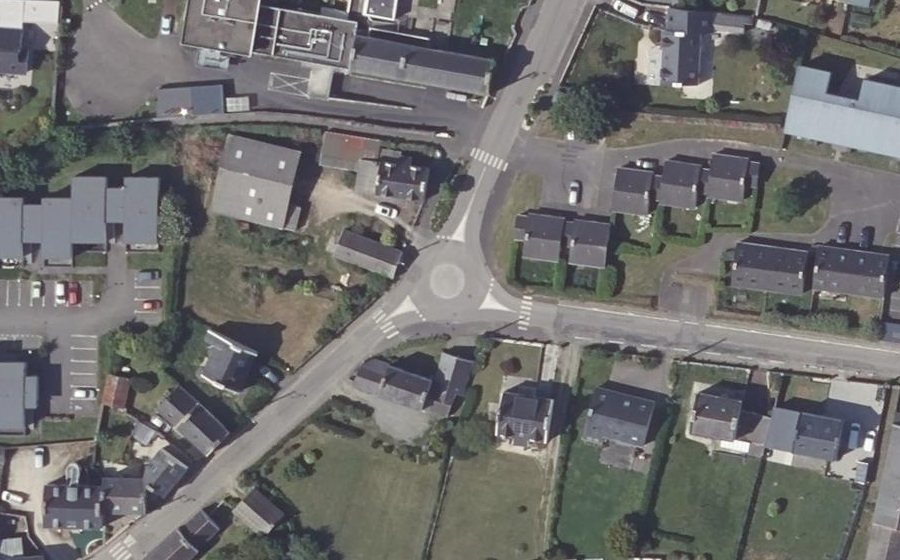 Vue aérienne du Rond-point anonyme n°766315939