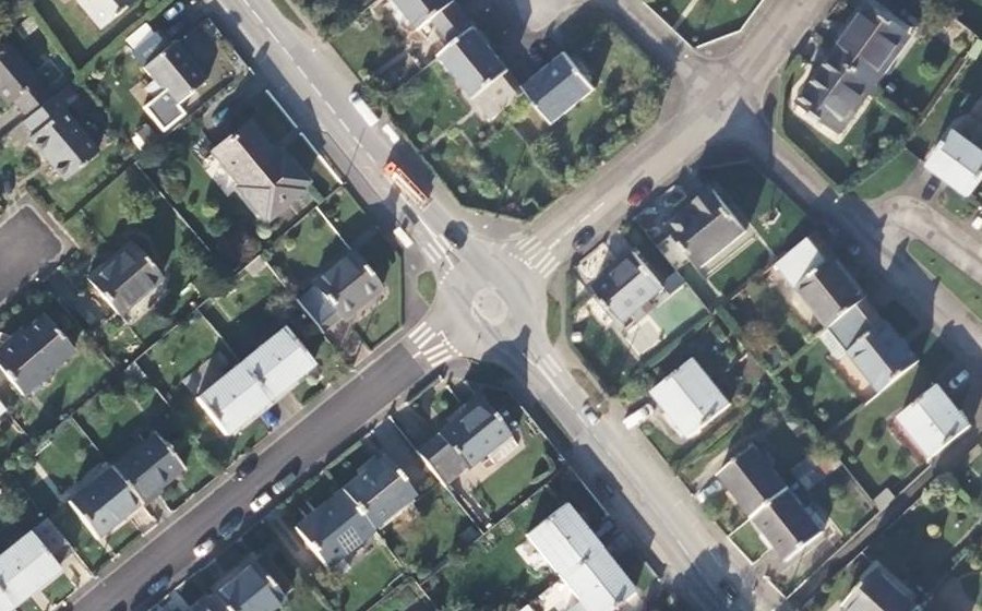Vue aérienne du Rond-point anonyme n°766433721