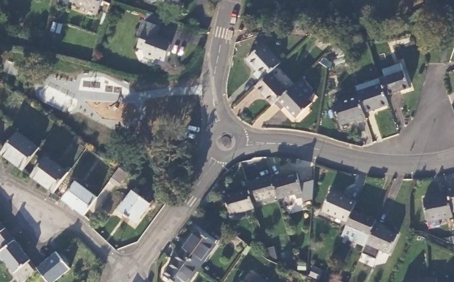 Vue aérienne du Rond-point anonyme n°766433722