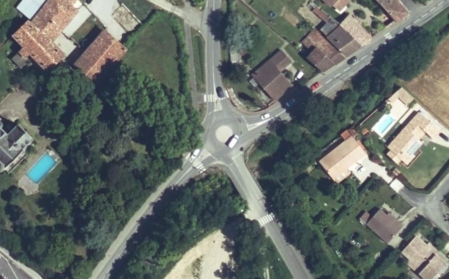 Vue aérienne du Rond-point anonyme n°766482225