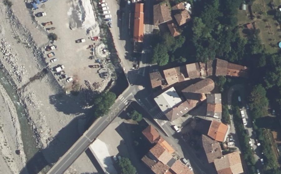 Vue aérienne du Rond-point anonyme n°766496982