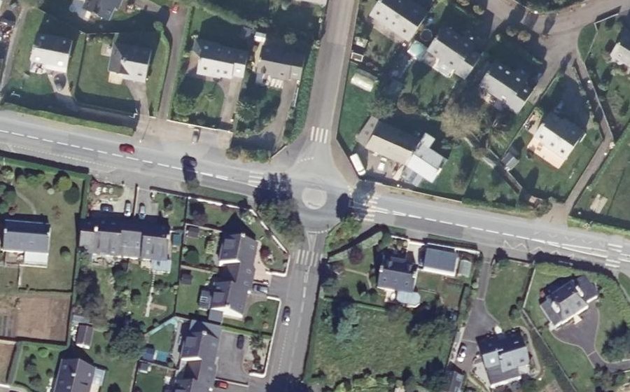 Vue aérienne du Rond-point anonyme n°766525233