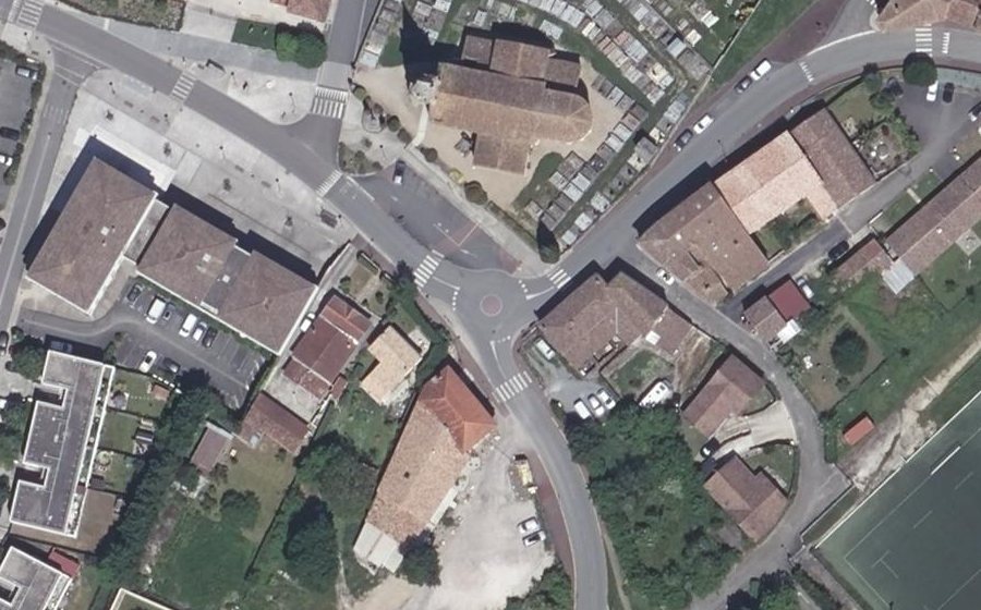 Vue aérienne du Rond-point anonyme n°766612056