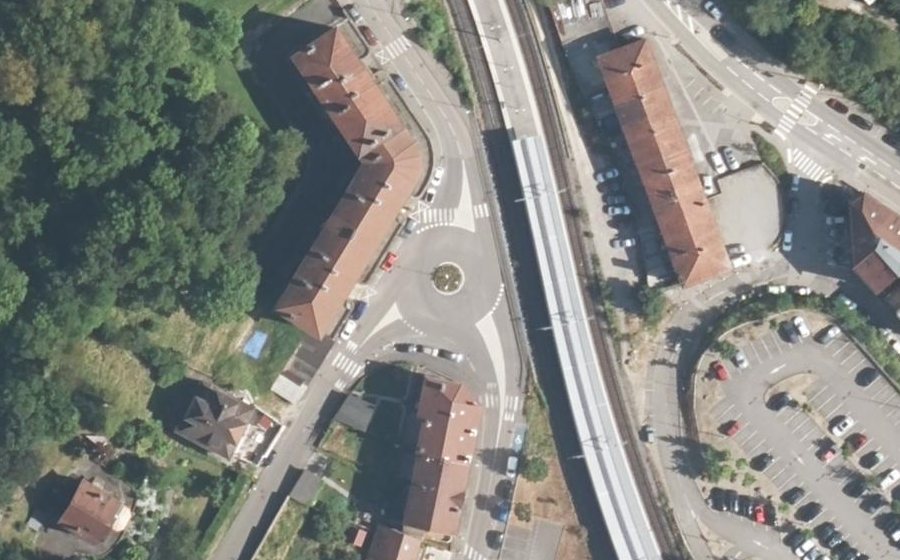 Vue aérienne du Rond-point anonyme n°76733817