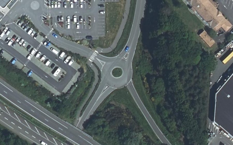 Vue aérienne du Rond-point anonyme n°769046507