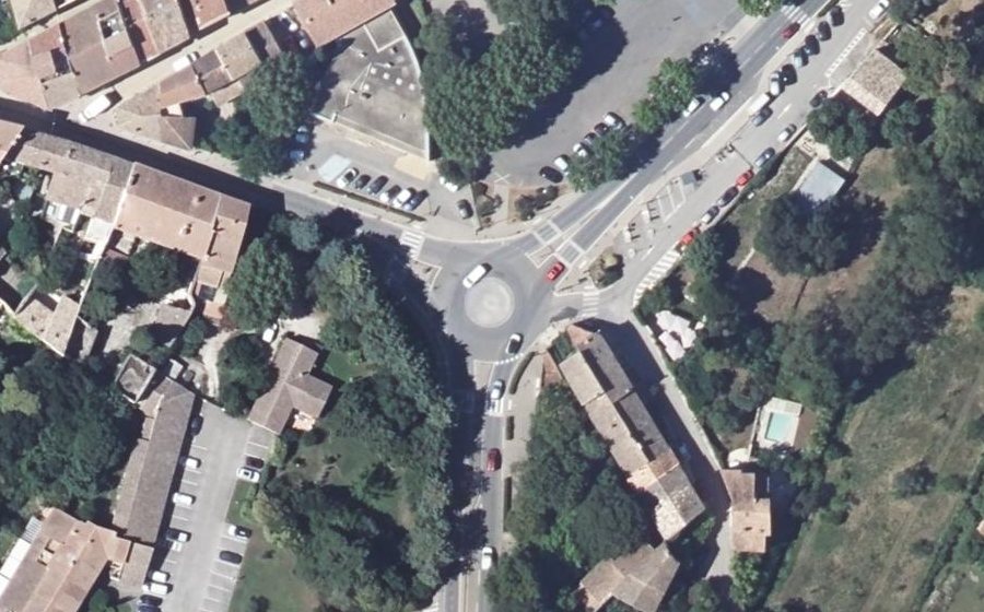 Vue aérienne du Rond-point anonyme n°76910896
