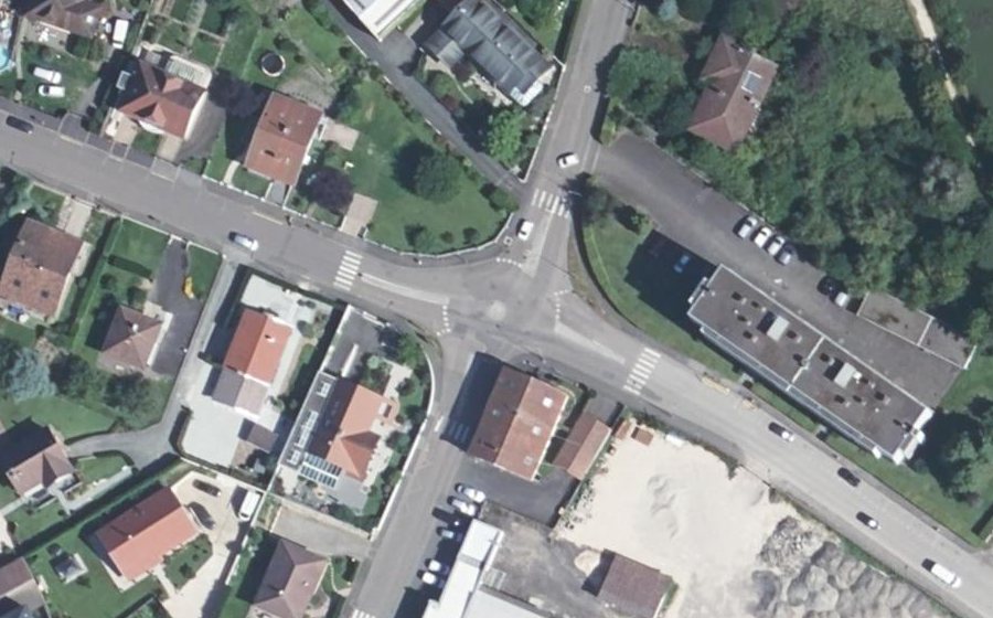 Vue aérienne du Rond-point anonyme n°769162033