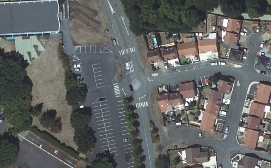 Vue aérienne du Rond-point anonyme n°769589398