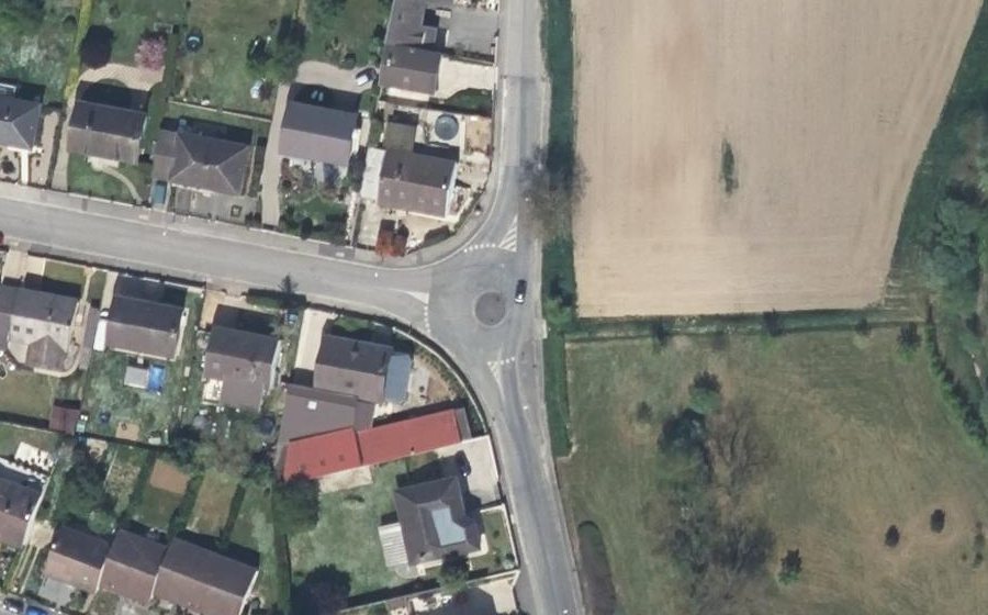 Vue aérienne du Rond-point anonyme n°770022972