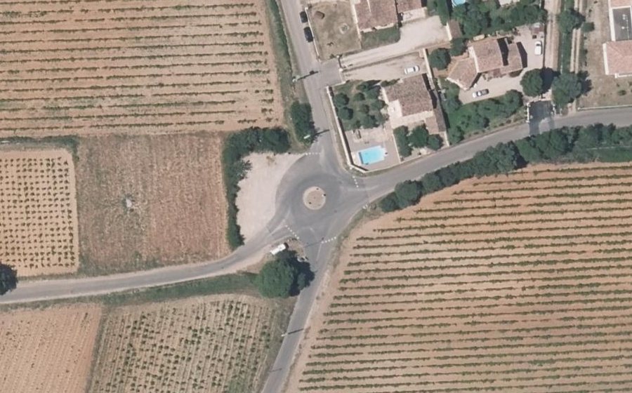Vue aérienne du Rond-point anonyme n°77010576
