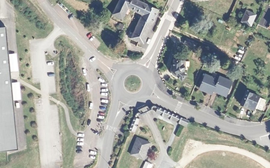 Vue aérienne du Rond-point anonyme n°77038853