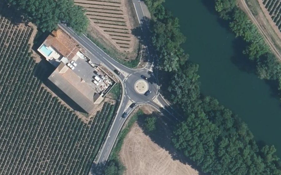 Vue aérienne du Rond-point anonyme n°770478254