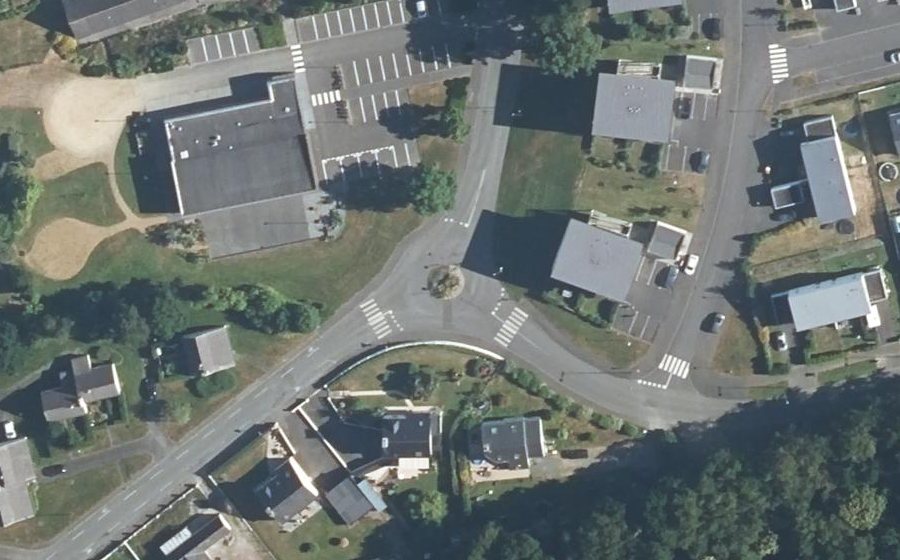 Vue aérienne du Rond-point anonyme n°770795784