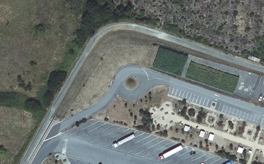 Vue aérienne du Rond-point anonyme n°770812865